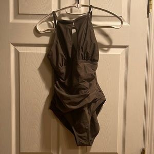 Ellen Tracy size 8 green open key one piece bathing suit nwot